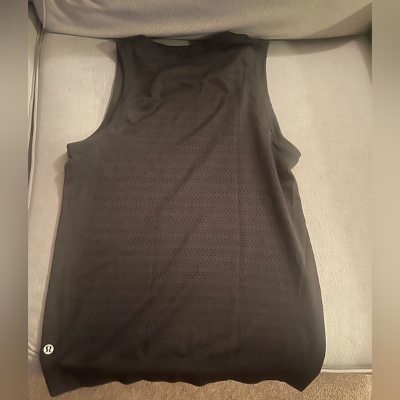 Lululemon Breeze By Muscle Tank II
Black / Black size 4 - Picture 6 of 7